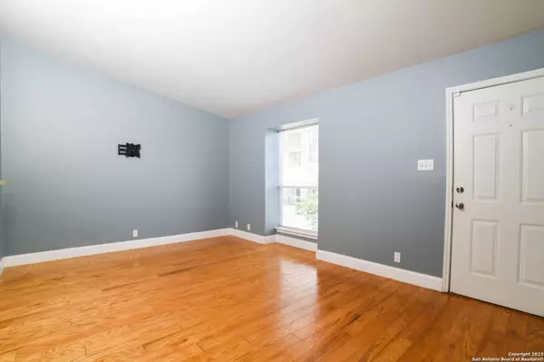 4949 HAMILTON WOLFE RD UNIT 6201, San Antonio, TX 78229-4406