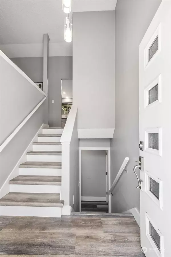 5601 78th ST E, Puyallup, WA 98371