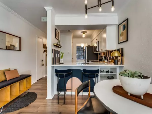 2215 Post RD #1014, Austin, TX 78704