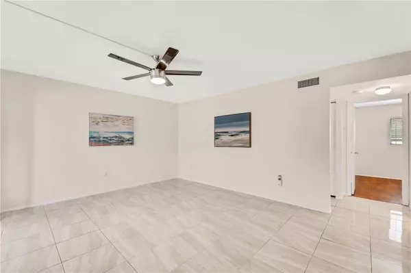 360 BASE AVE E #412, Venice, FL 34285