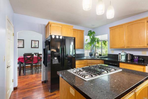 5076 Deerwood DR, Santa Rosa, CA 95403