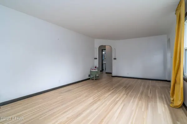 2010 2ND Avenue N, Grand Forks, ND 58203