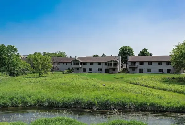 29 Village Homes Dr, Waunakee, WI 53597