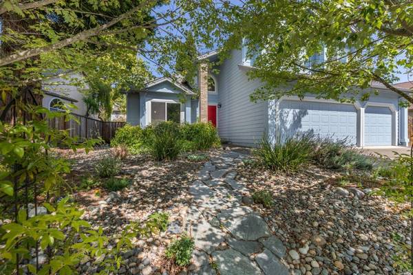 5076 Deerwood DR, Santa Rosa, CA 95403