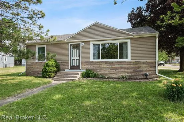 2006 JOLSON Avenue, Burton, MI 48529