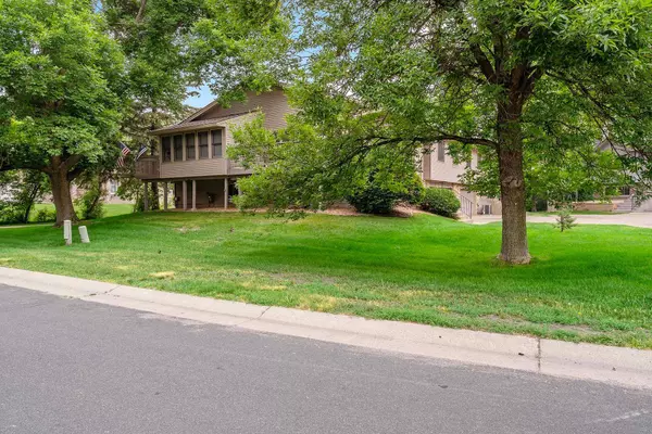 921 Lawnview AVE, Shoreview, MN 55126