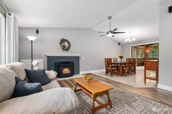 5601 78th ST E, Puyallup, WA 98371