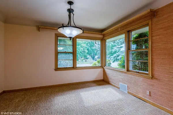 1347 Shryer AVE W, Roseville, MN 55113