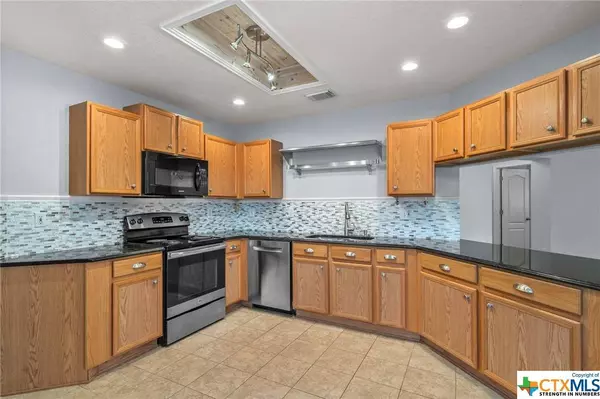 127 Clover CRK, San Antonio, TX 78245