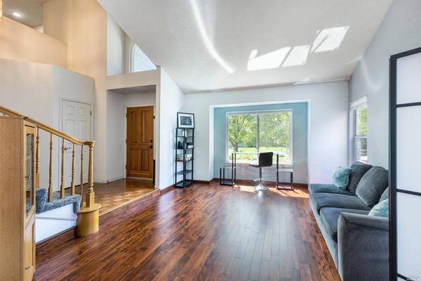 5076 Deerwood DR, Santa Rosa, CA 95403