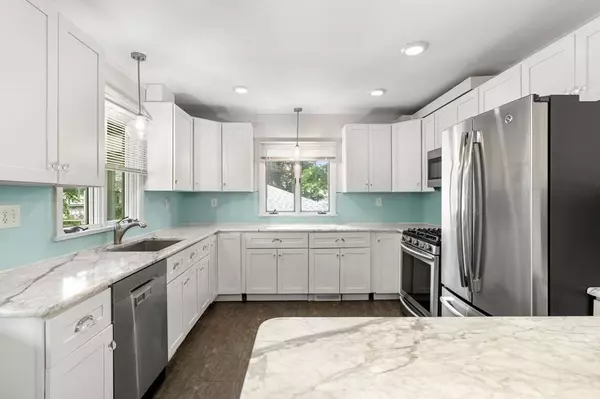 19-21 Waverley Rd, North Andover, MA 01845