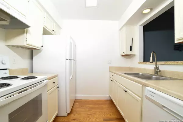 4949 HAMILTON WOLFE RD UNIT 6201, San Antonio, TX 78229-4406