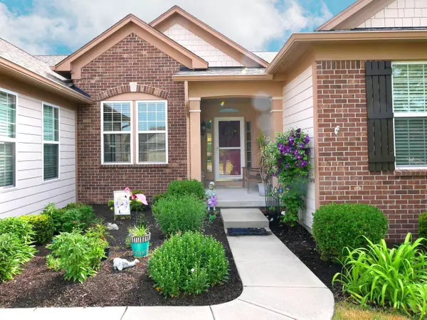 8952 Heatherstone PL, Zionsville, IN 46077