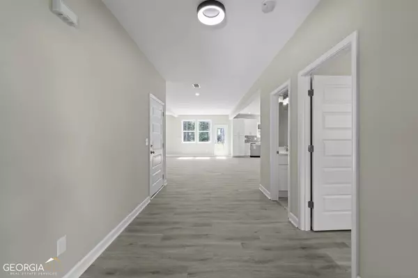 1111 E Shoreview RD, Mcdonough, GA 30253