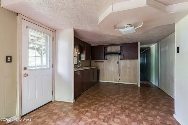 9251 Noland Rd, Pekin, IN 47165