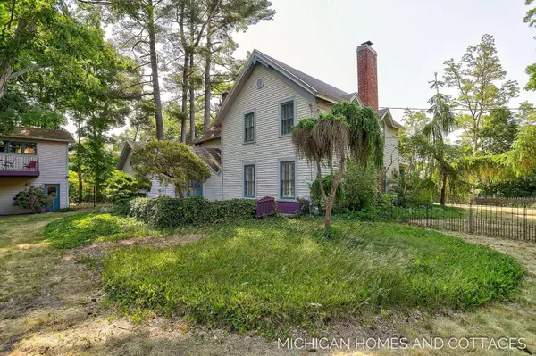 312 Hoffman Street, Saugatuck, MI 49453