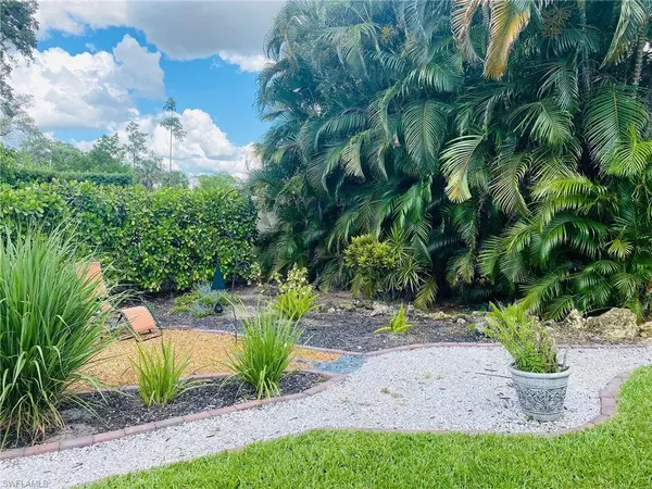 6070 Westbourgh DR, Naples, FL 34112