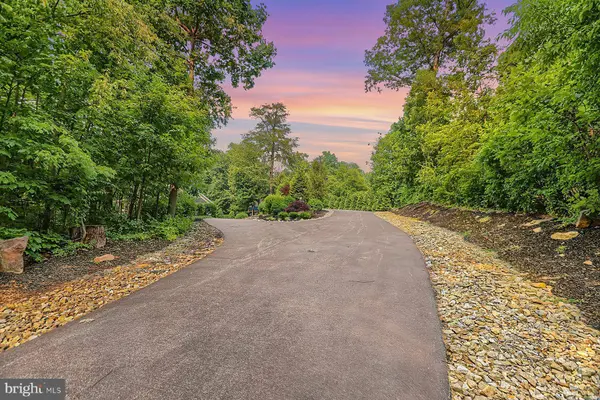 5987 BULL RD, Dover, PA 17315