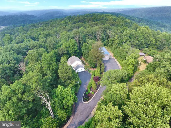 5987 BULL RD, Dover, PA 17315