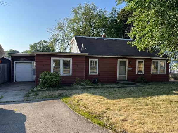 477 N River Street, Montgomery, IL 60538