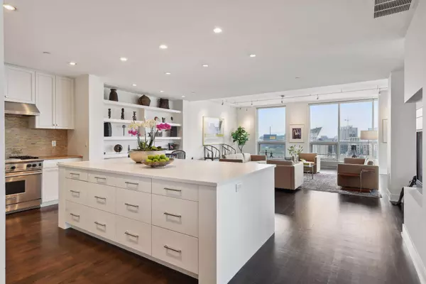 222 2nd ST SE #1501, Minneapolis, MN 55414