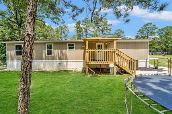 211 Michaels LN, Huntsville, TX 77320