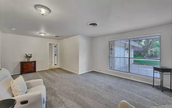 410 ZEPHYR DR, Windcrest, TX 78239-2444