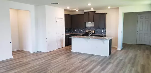 33 NW WAVERLY LN, Palm Coast, FL 32164