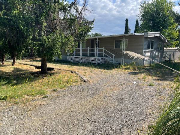 693 Cherry St, Medford, OR 97501