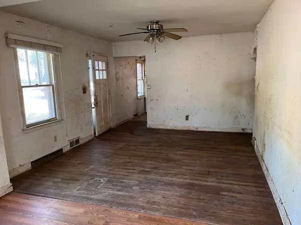 477 N River Street, Montgomery, IL 60538