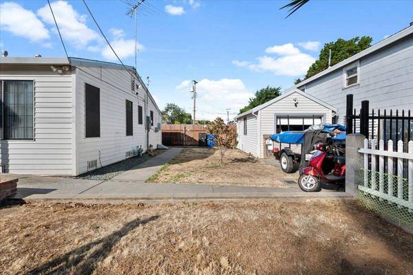 2933 Land AVE, Sacramento, CA 95815