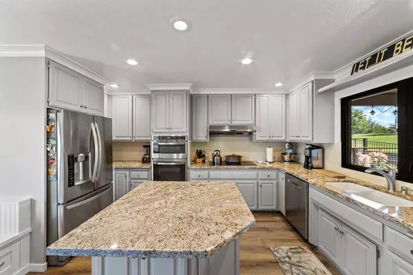 319 Diamond Oaks RD, Roseville, CA 95678