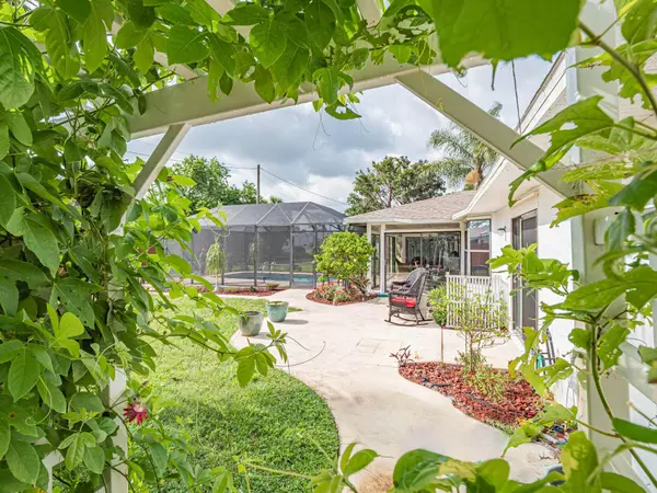 145 S Wimbrow DR, Sebastian, FL 32958