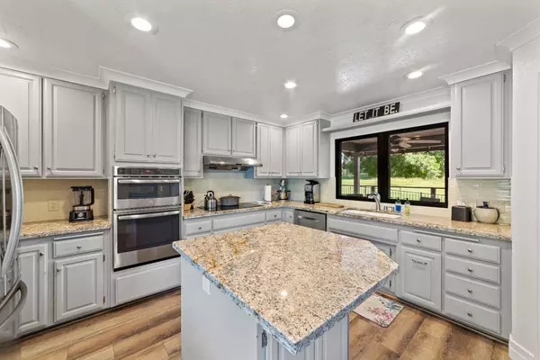 319 Diamond Oaks RD, Roseville, CA 95678