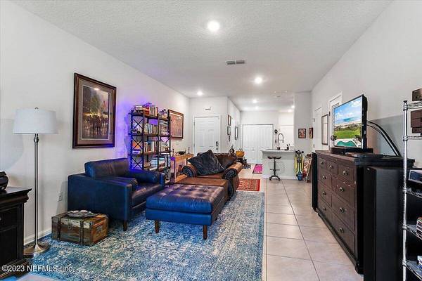 432 ARALIA LN, Jacksonville, FL 32216