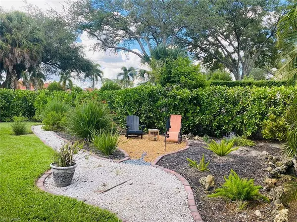 6070 Westbourgh DR, Naples, FL 34112