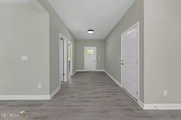 1111 E Shoreview RD, Mcdonough, GA 30253