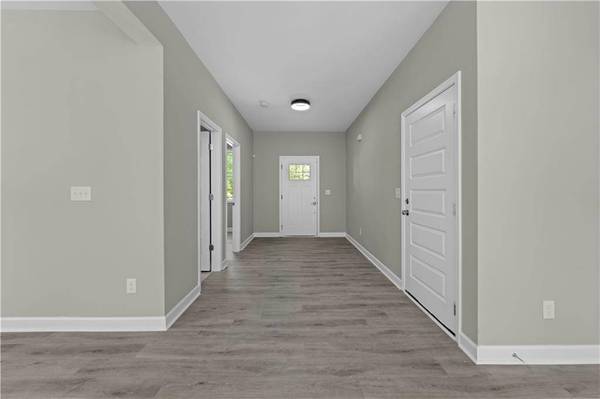 1111 E Shoreview RD, Mcdonough, GA 30253