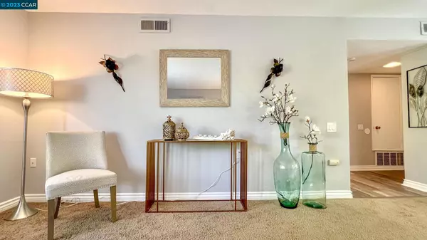 2732 Tice Creek Dr 1, Walnut Creek, CA 94595