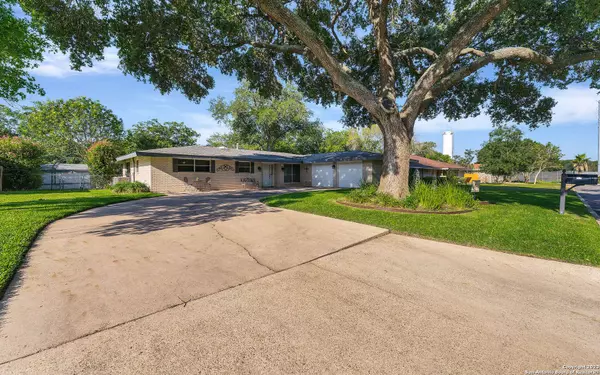 410 ZEPHYR DR, Windcrest, TX 78239-2444