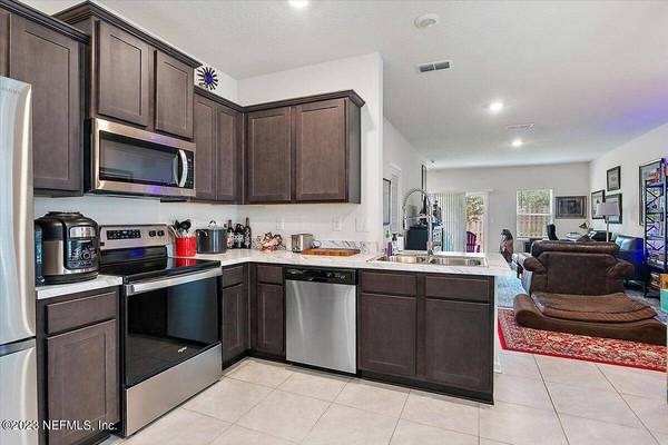 432 ARALIA LN, Jacksonville, FL 32216