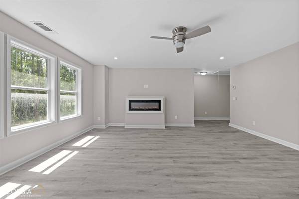 1111 E Shoreview RD, Mcdonough, GA 30253