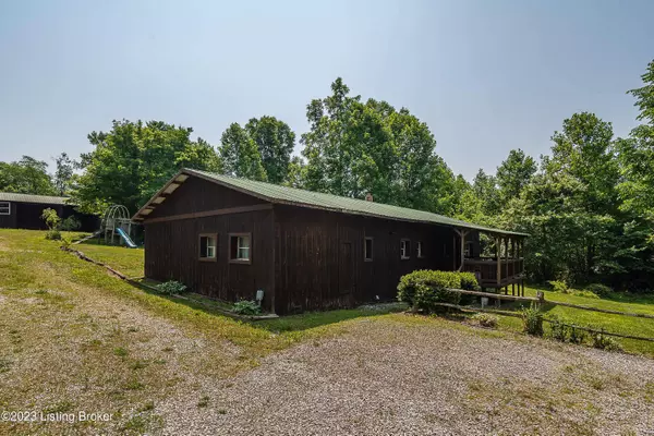 9251 Noland Rd, Pekin, IN 47165