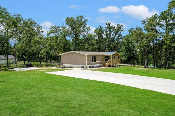 211 Michaels LN, Huntsville, TX 77320