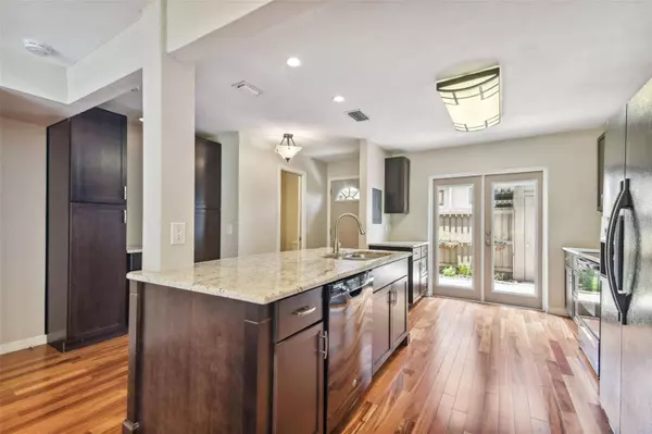 7809 LEMONWOOD CT #228, Temple Terrace, FL 33637