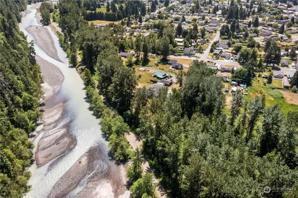 316 Calistoga ST E, Orting, WA 98360