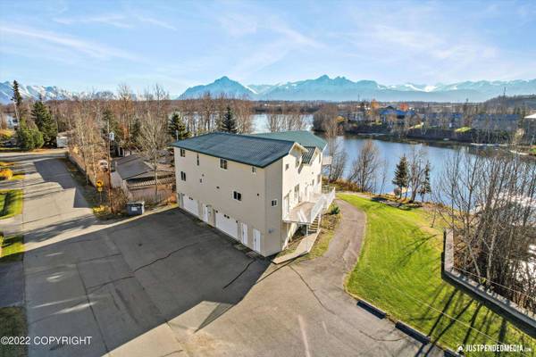 1090 E Lake Shore AVE, Wasilla, AK 99654