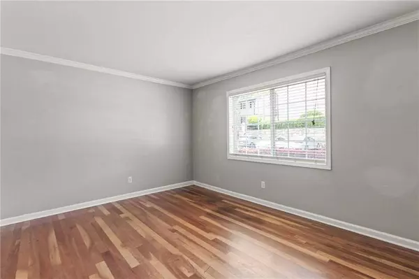 6940 Roswell RD #9F, Sandy Springs, GA 30328