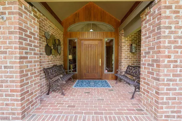 1200-A Clodfelter RD, Winston Salem, NC 272107