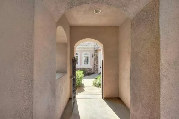 8105 Bauser AVE, Roseville, CA 95747